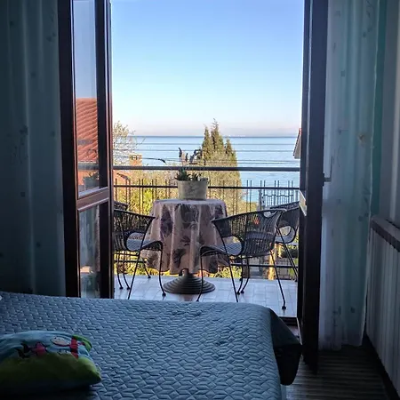 Apartment Kolorcek *