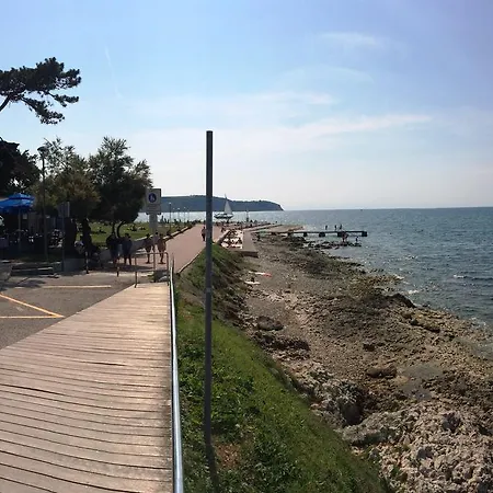 Apartment Kolorcek *