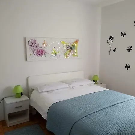 Kolorcek Apartment *