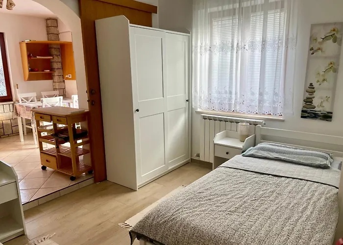 Kolorcek דירה איזולה